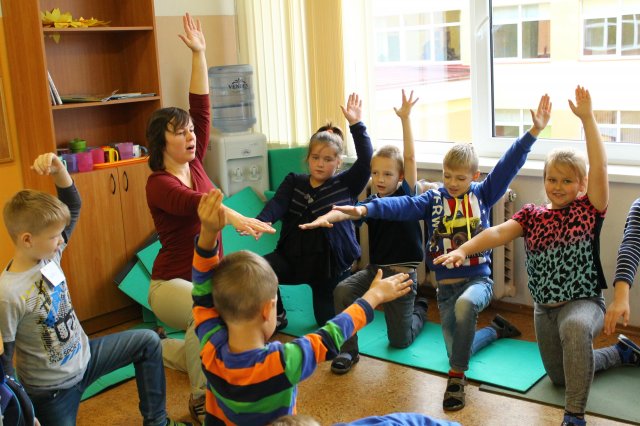 Skolotāju diena, vecāki vada nodarbības